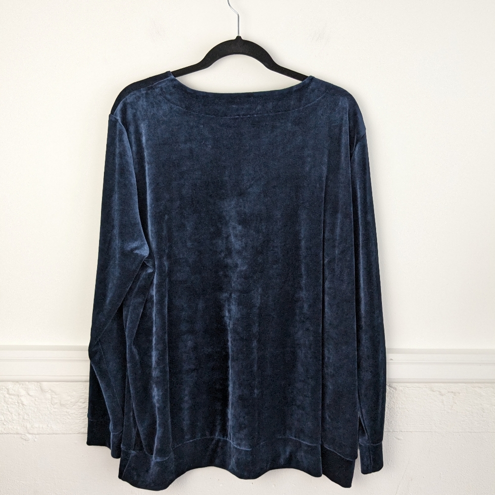 Hanro • Favourites Velvet Round Neck Pullover - Picture 3 of 7